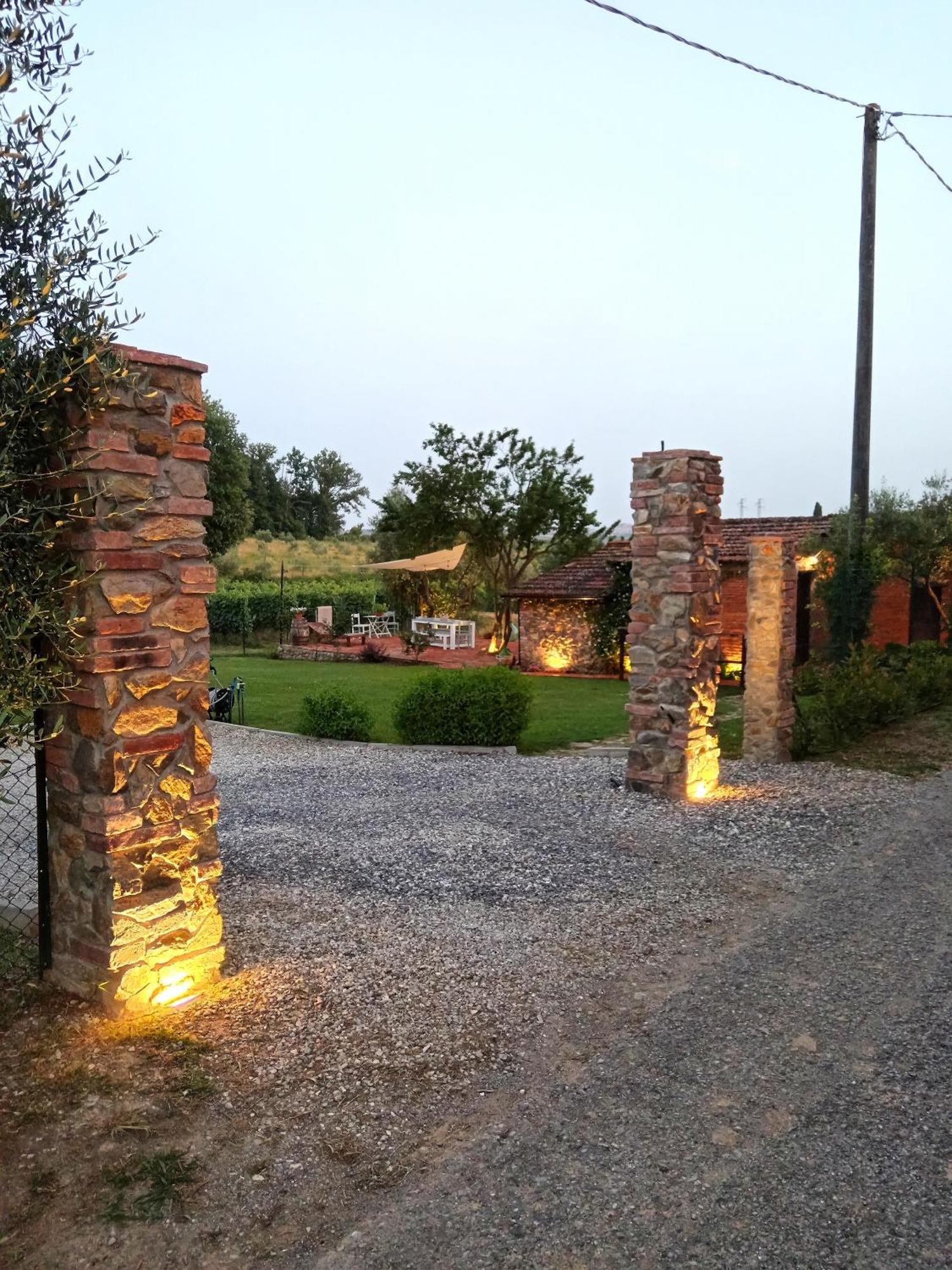 Casale - La Camera Di Leda Lamporecchio Exterior photo